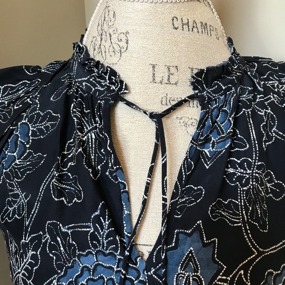 Charlotte Brody Top Shirt Womens XS Black Blue Flutter Sleeve Floral Print Silk - Picture 6 of 12